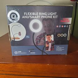 VIVITAR Ring Light Smart Phone Kit LED 3 Brightness Levels - Captain's Treasure!"
