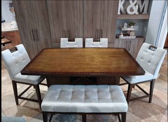 Rooms-To-Go Walstead Dining Table 36" Height 6-Piece Set w/ [4] Seats [1] Bench