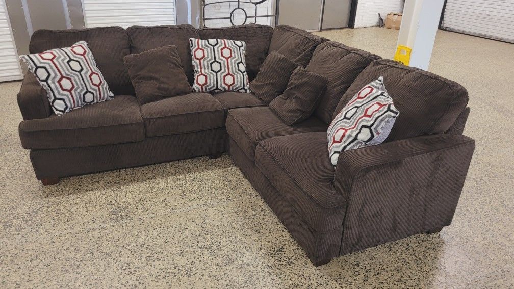 Brown Sectional (I CAN DELIVER)