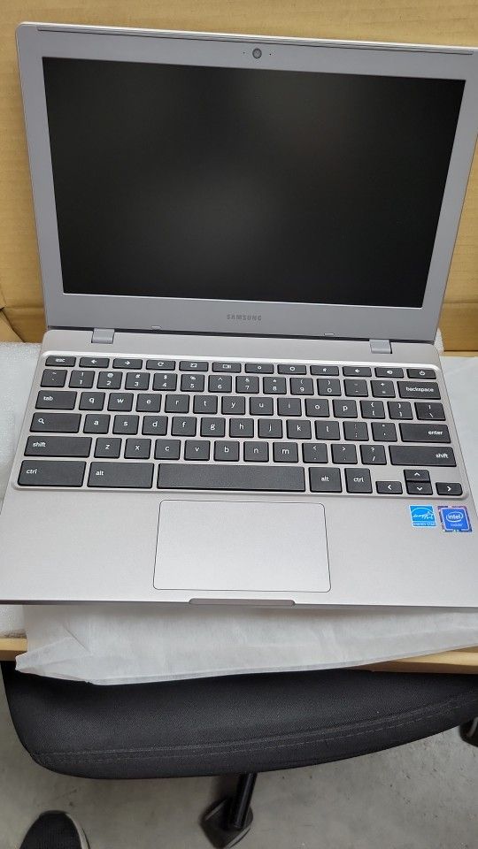 Laptop Samsung 11.6 Brand New 