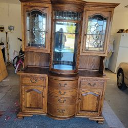 Beautiful Solid Wood Oak 6 Drawer Lighted China Hutch 