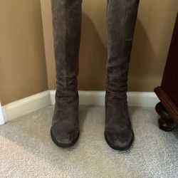 Born Brand Women’s Boots Size 8