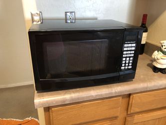 Hamilton beach, microwave.