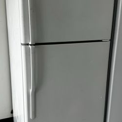 USED! GE Top Bottom Fridge 