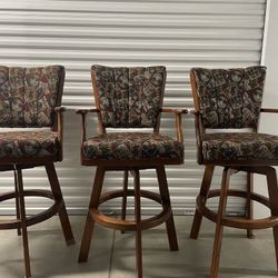 Set of 3 Cherry Finish Bar Stools with Golf pattern 23″W x 25″D x 45″H