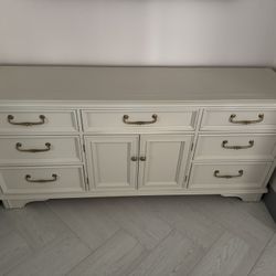 Solid wood Bernhardt dresser