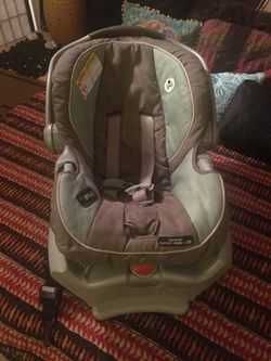 Graco baby car seat