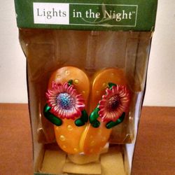 BRAND NEW IN PACKAGE WITH TAG LIGHTS IN THE SKY BY SEASONS OF CANNON FALLS - SUMMER SEASON ELECTRIC NIGHTLIGHT  