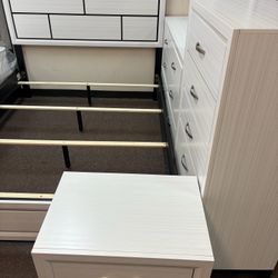 5pc Dining Room Table Set 