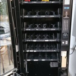 SNACK VENDING MACHINE NOW! $50 Delivery Fee