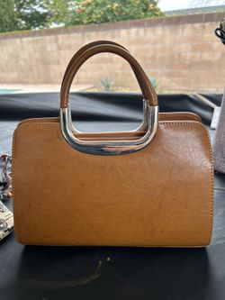 AUTHENTIC BROWN LEATHER PURSE 