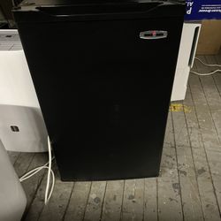 Mini Fridge New!!