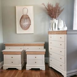 4 Pc bedroom set - Dresser Chest 2 Nightstands 