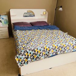 Queen 2 Piece Bedroom Set With One Nightstand