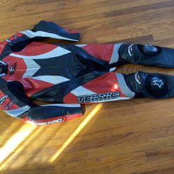 TEKNIC FULL LEATHER MOTORCYCLE SUIT 