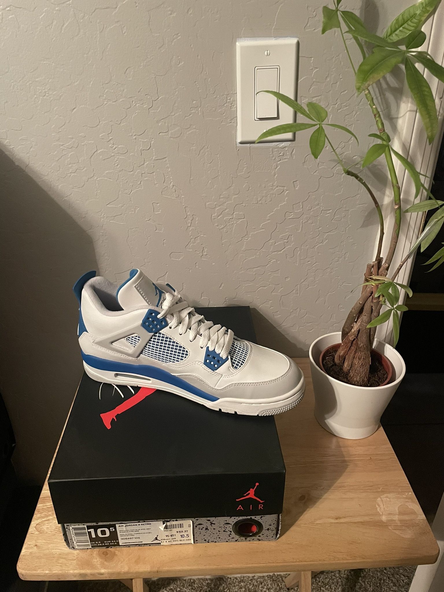 Size 10.5 - Jordan 4 Retro Military Blue 2012 DS!!