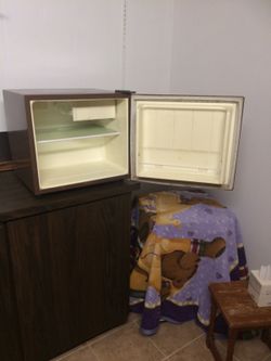 Refrigerator mini like new