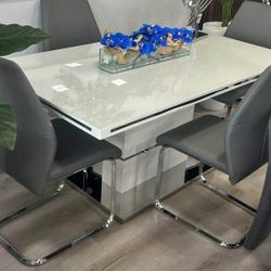 Dining Tavle Set 4 Chairs New
