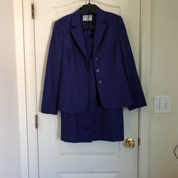 Like New Women’s Suit