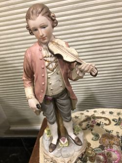 Nice statue men Middle Ages 12.50 higher