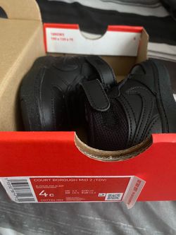 Toddlers black nike shoes