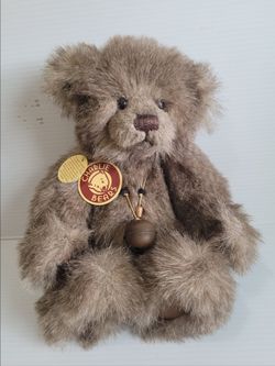 Charlie Bears Retired Isabelle Lee 2011  'Kitty' Bear CB114789.
