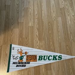 Milwaukee Bucks Jerry Ice Reynolds Autographed Pennant 