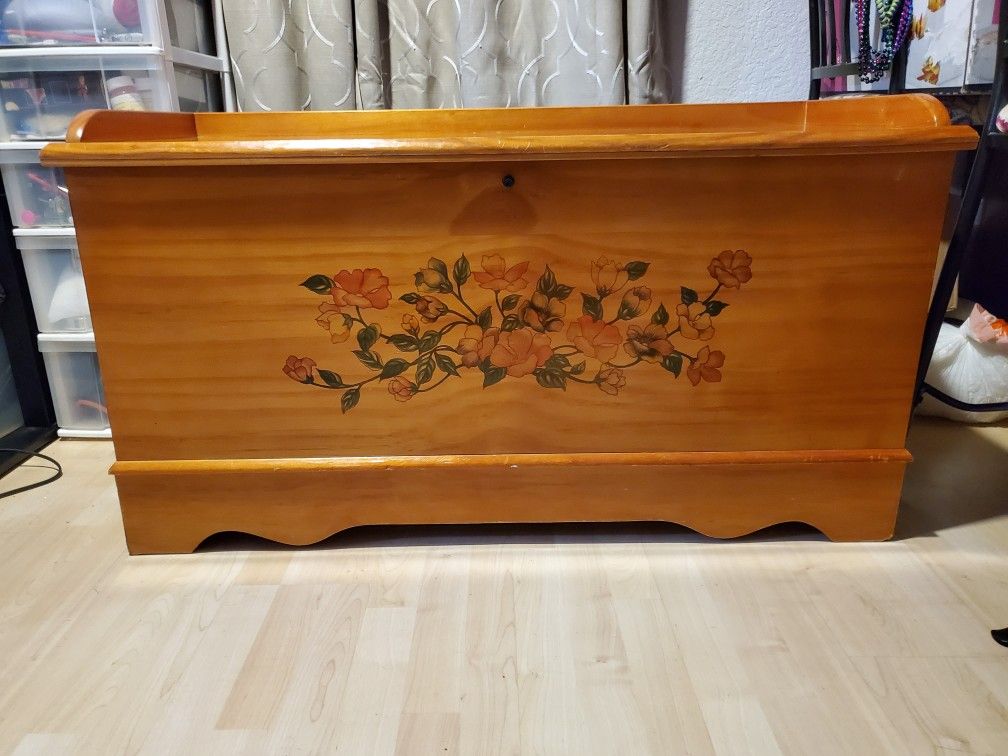 XL Cedar Blanket Chest