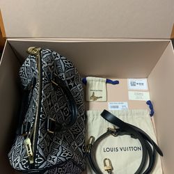 Black and White LV