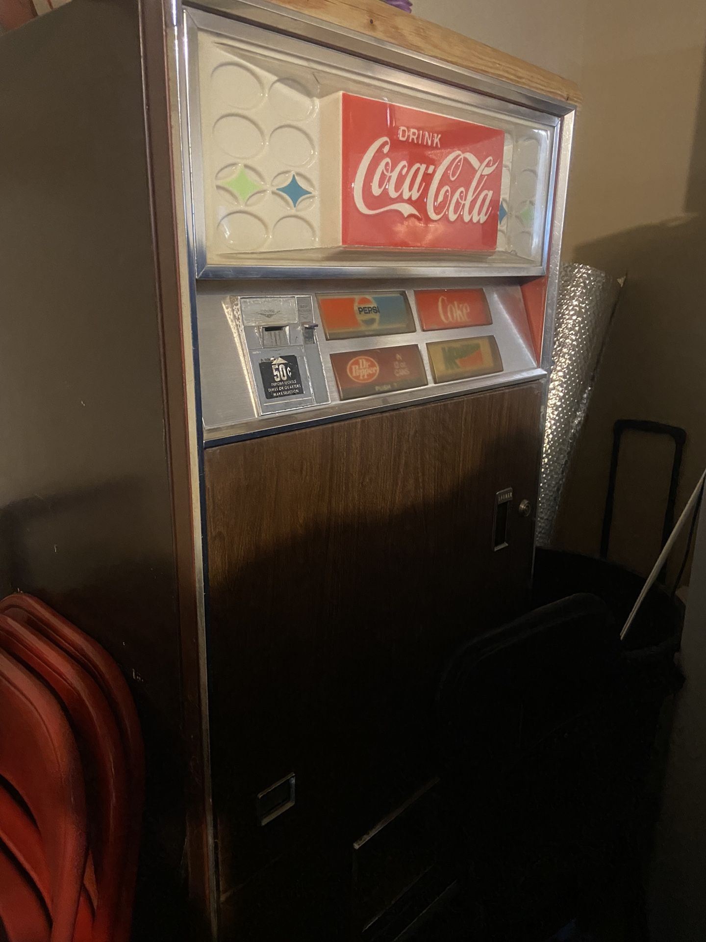 Old School Coke Machine Still Blows Cold