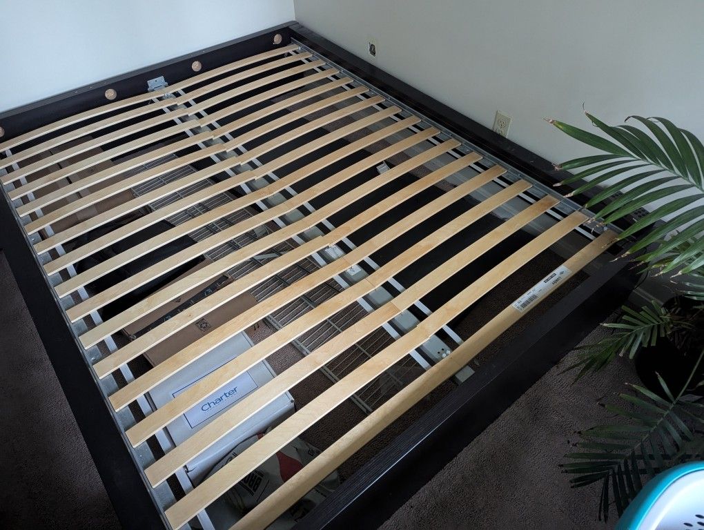 Queen Size Bed With Headboard 