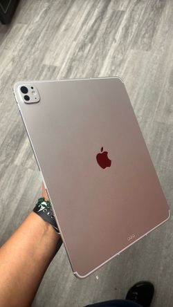 iPad Pro m5  256gb 13in. WiFi & lte