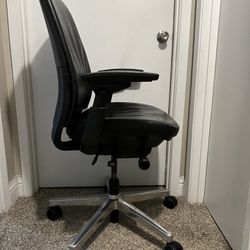 Steelcase Amia Leather Office chair 