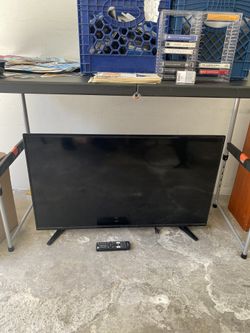 40” TV