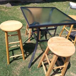 HIGH TABLE/CHAIRS SET