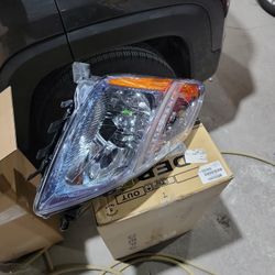 2006 - 2009 Toyota Prius Headlight Right Side