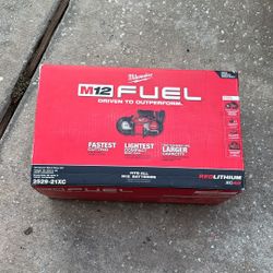 Milwaukee 2529-21XC