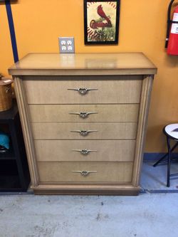 Vintage Mid-Century 5-Drawer Chest – Unique Brass Hardware