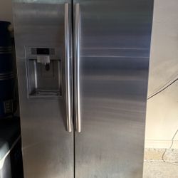 Samsung  Refrigerator  Great  Condition 