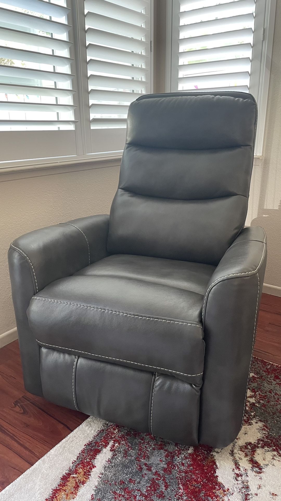 Swivel Recliner