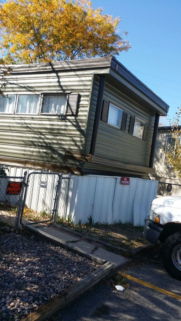 Mobil home 3 bed,1.5 bath big yard