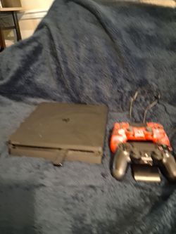PS4 & 2 Controllers With wireless Charging Station