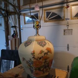 Vintage Asian Floral Ceramic Table Lamp – Hand Painted – Hollywood Regency Style