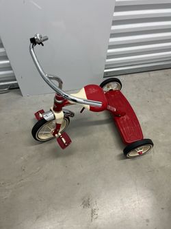 Radio Flyer Kids Classic Red Tricycle