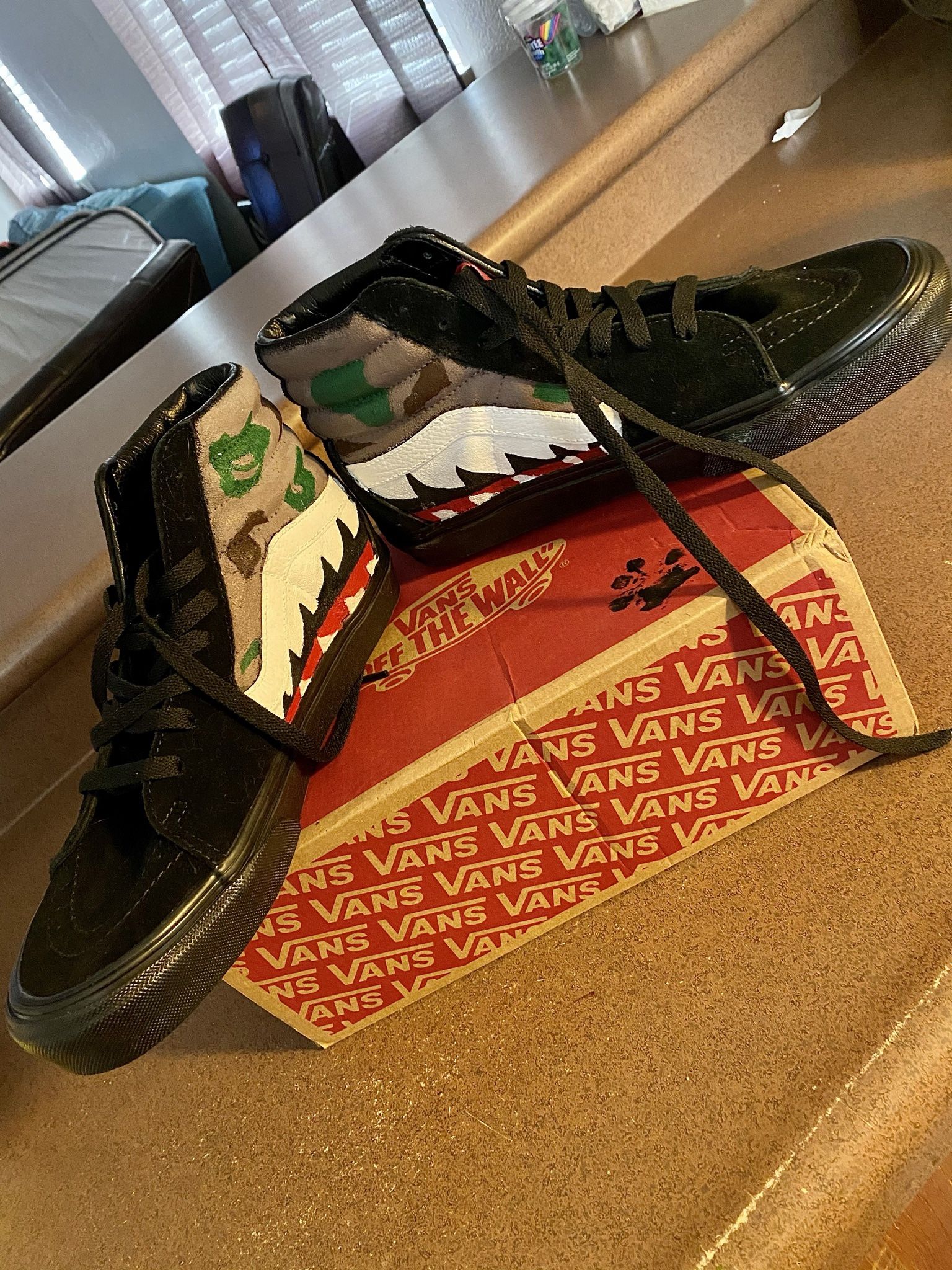 Men’s Vans Shoes 👟 *Size 8* {NEW}