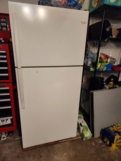 Whirlpool Refrigerator with freezer On Top