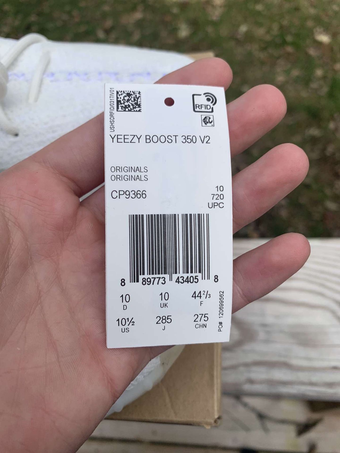 Yeezy cream hot sale size tag