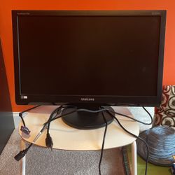 Samsung Computer Monitor 