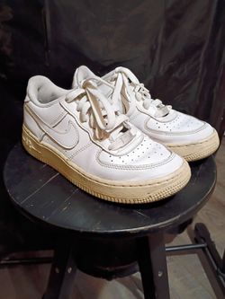 Nike Air Force 1 Low Sneakers. Size 6.