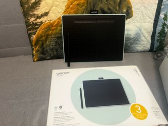 Wacom Intuos Medium Bluetooth Drawing Tablet CTL-6100WL — Mint Green